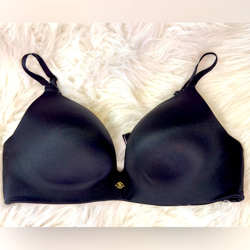 EUC Victoria's Secret Black Padded No-Wire Bra with Gold Accent Size 34C